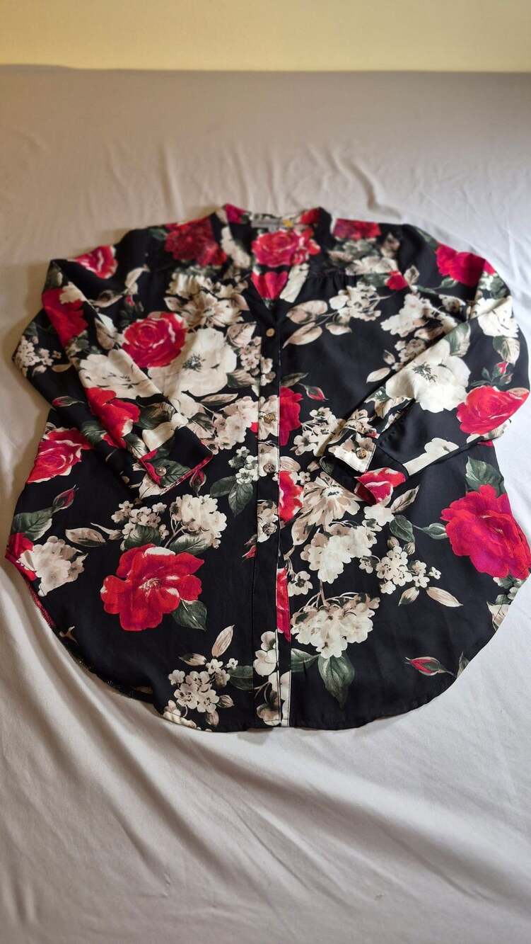 Fig + Flower Floral Long Sleeve Button Down Blouse Petite Medium PM
